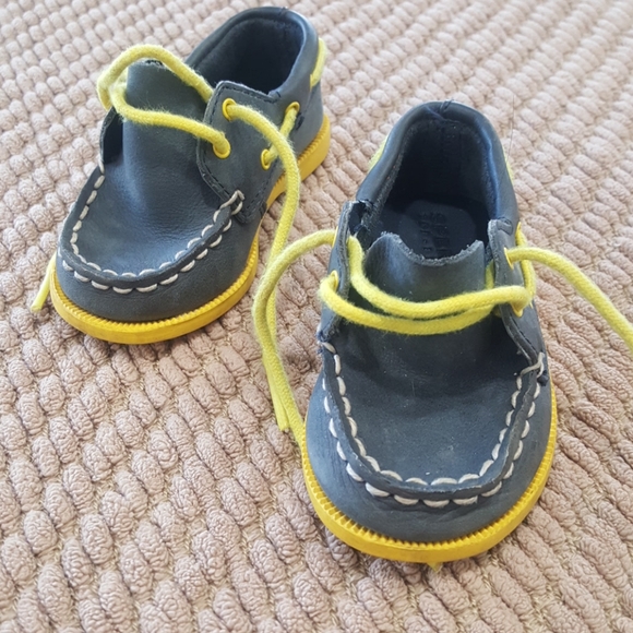 Sperry Top Siders Boat Shoes Toddler 4M - Picture 2 of 8